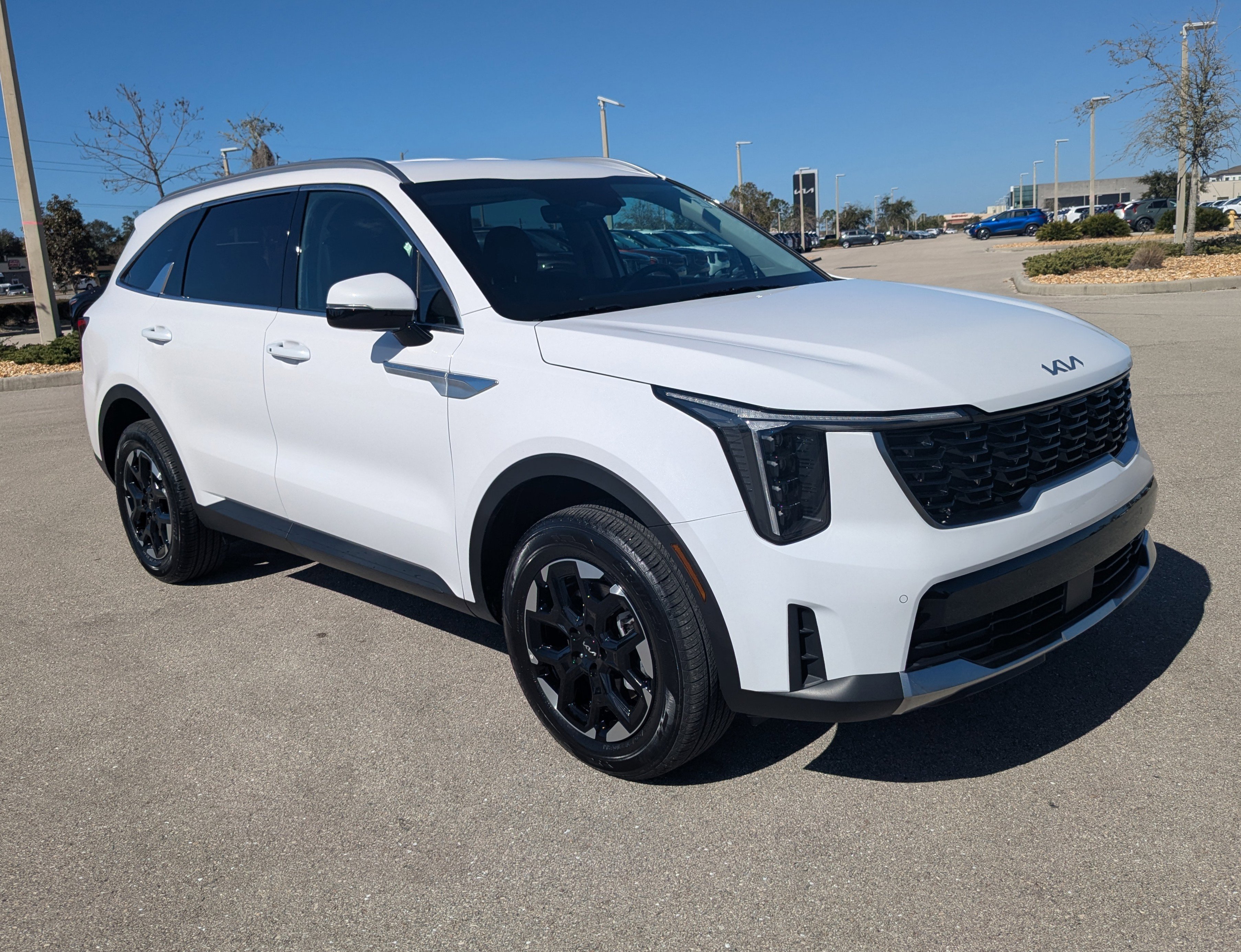 Certified 2025 Kia Sorento S image 2