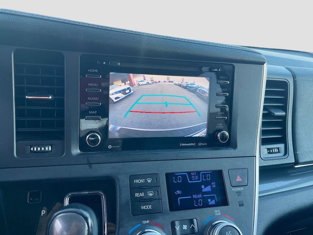 Used 2020 Toyota Sienna SE w/ Carpet Mat Package FWD image 13