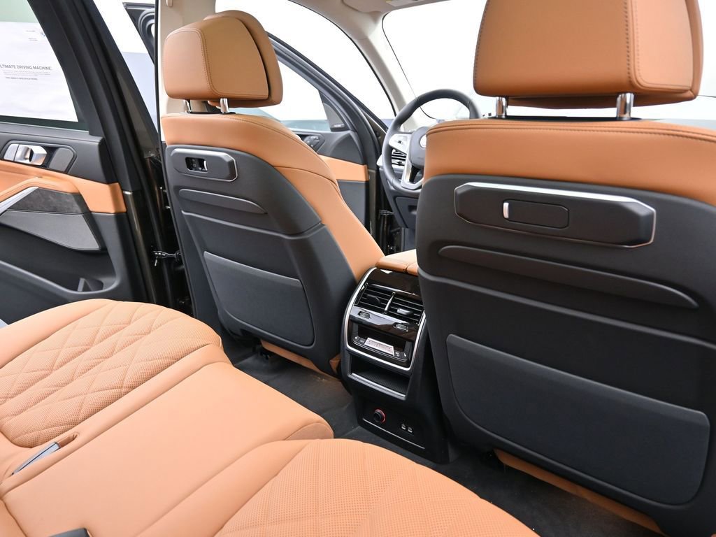 New 2025 BMW X7 xDrive40i image 26