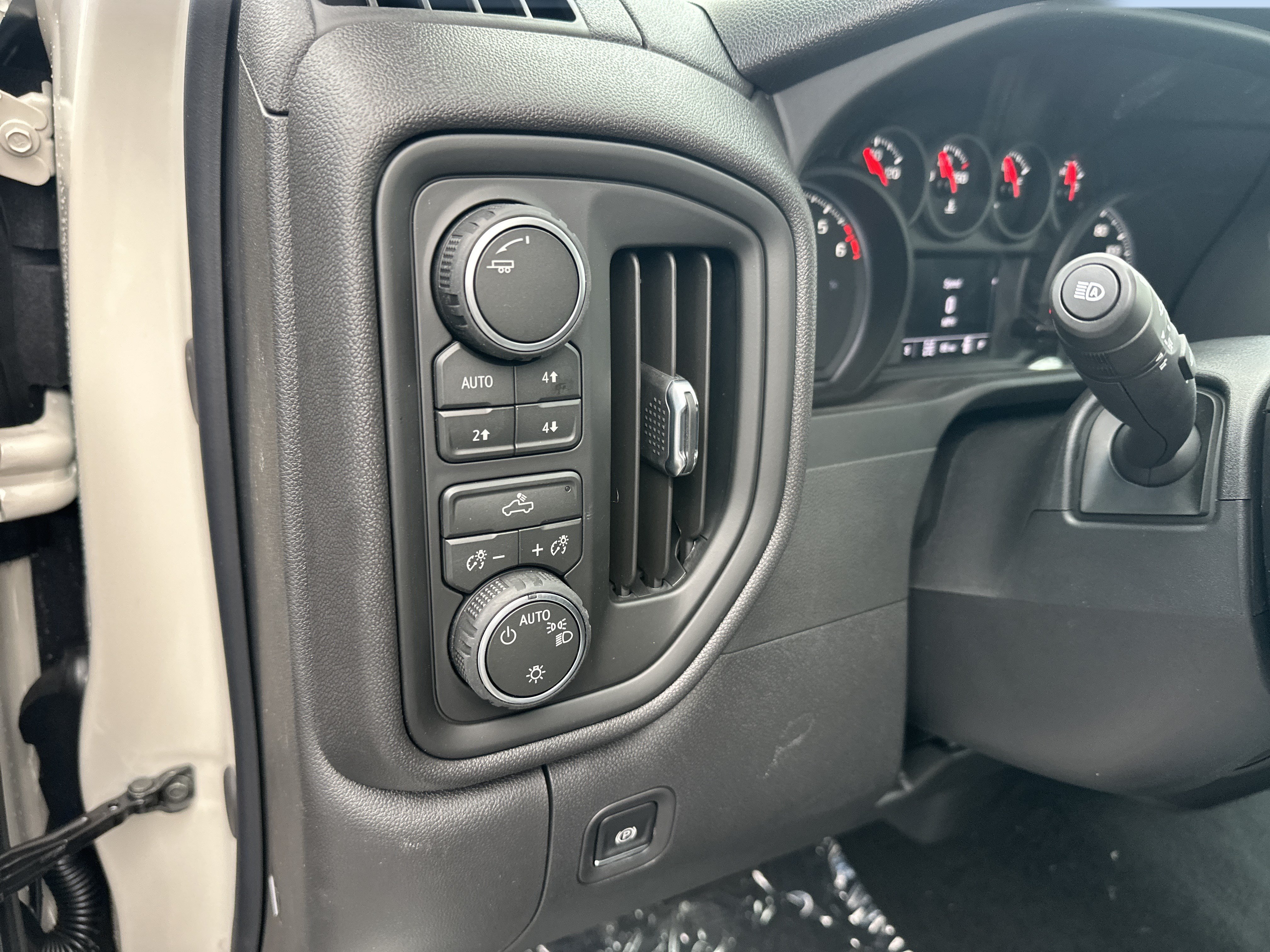 New 2026 Chevrolet Silverado 1500 Custom Trail Boss w/ Dark Appearance Package AWD/4WD image 14