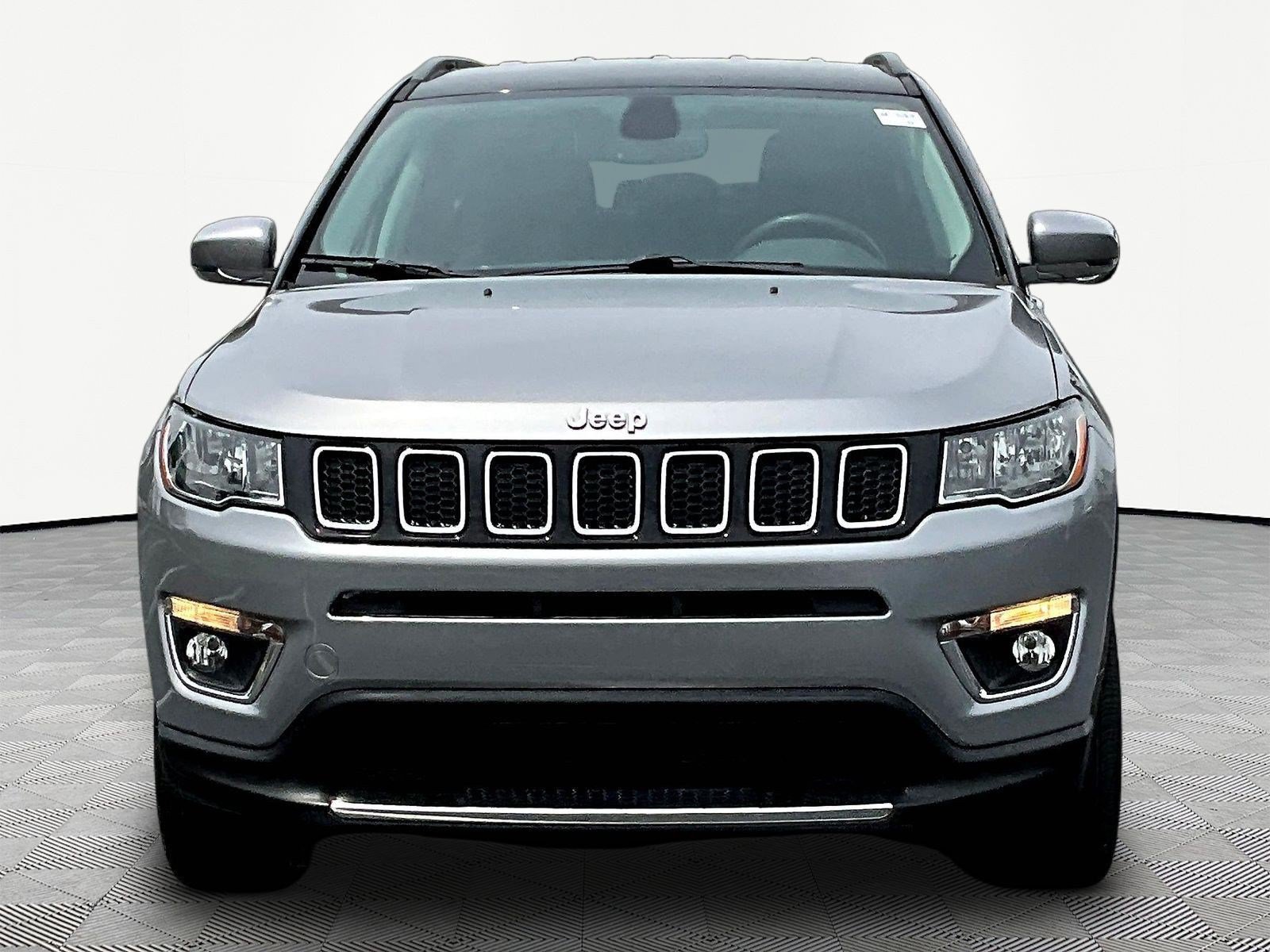 Used 2019 Jeep Compass Limited AWD/4WD image 2