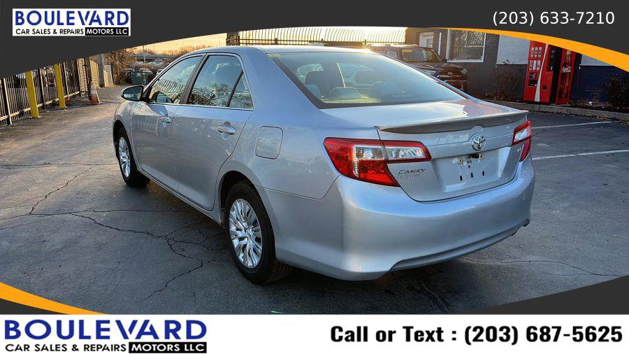 Used 2012 Toyota Camry L image 7