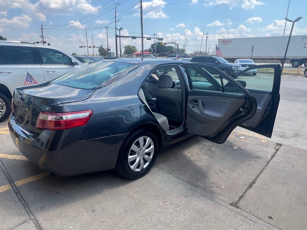 Used 2009 Toyota Camry LE FWD image 11