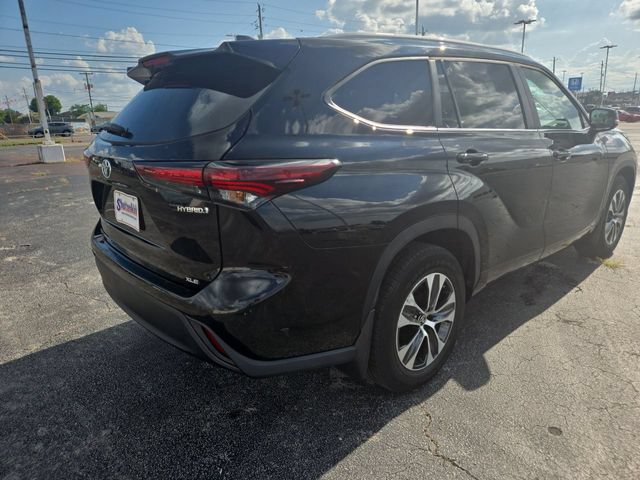 Used 2024 Toyota Highlander XLE AWD/4WD image 8