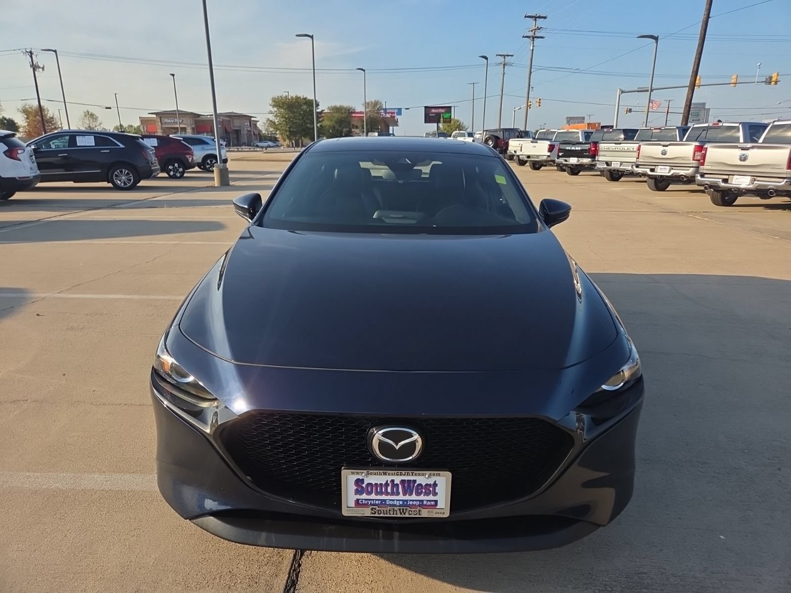 Used 2023 MAZDA MAZDA3 s FWD image 2