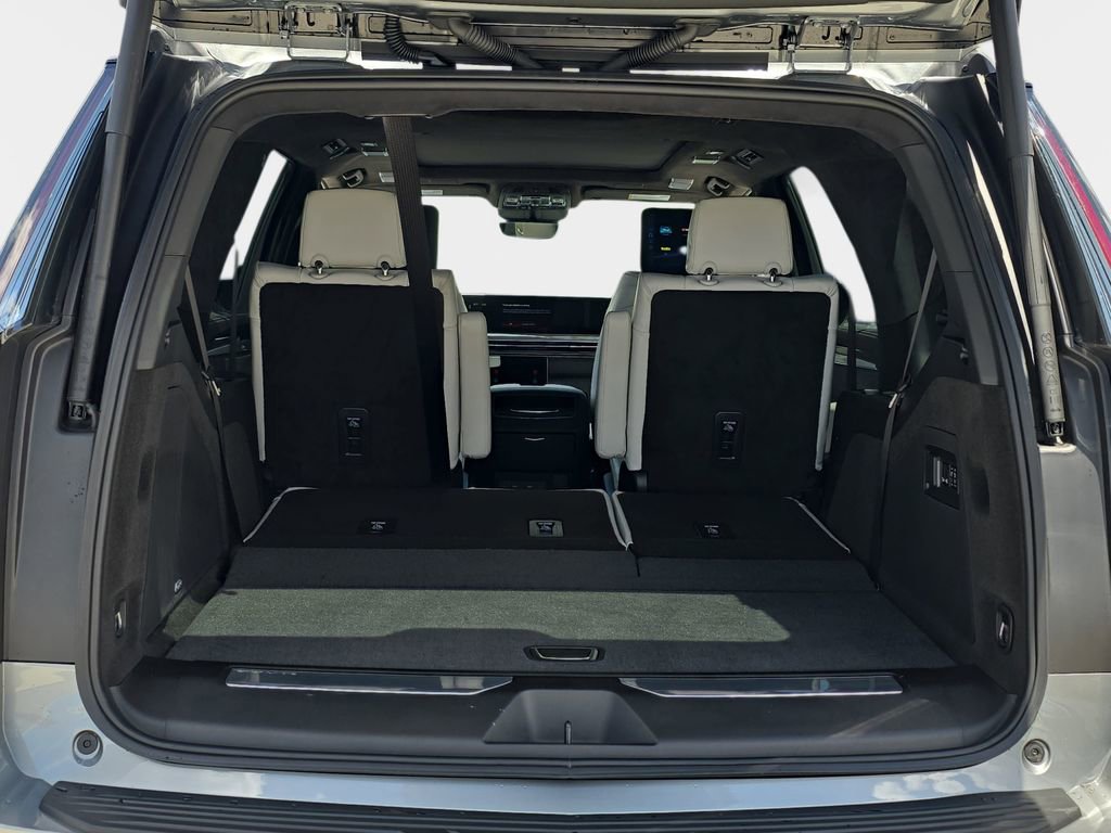 Used 2025 Cadillac Escalade V AWD/4WD image 14