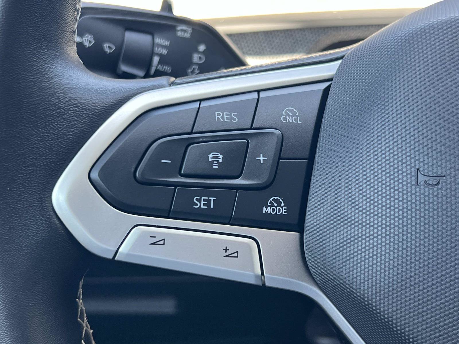 Certified 2025 Volkswagen Tiguan S FWD image 9