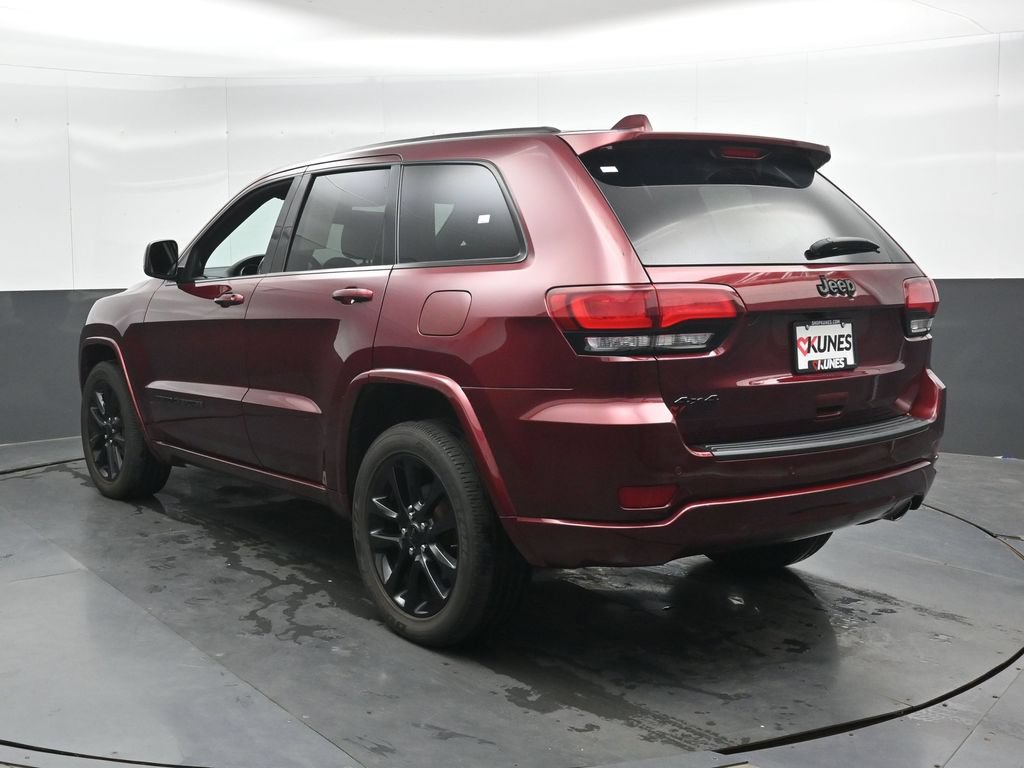 Used 2020 Jeep Grand Cherokee Altitude AWD/4WD image 10