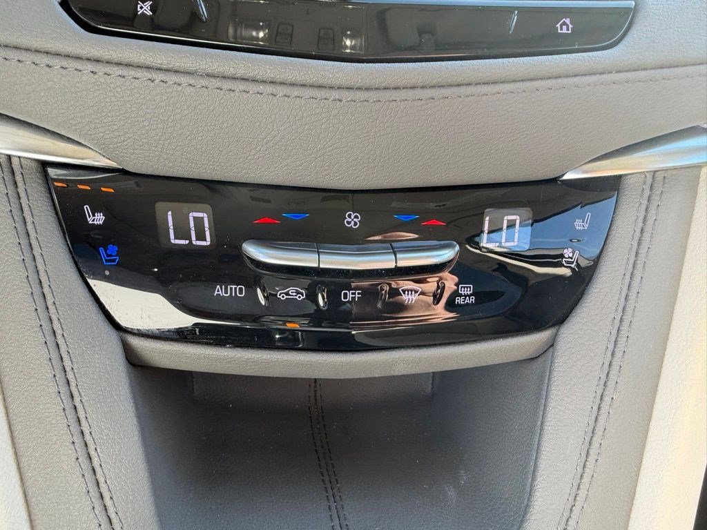Used 2024 Cadillac XT5 Premium Luxury w/ Technology Package FWD image 18