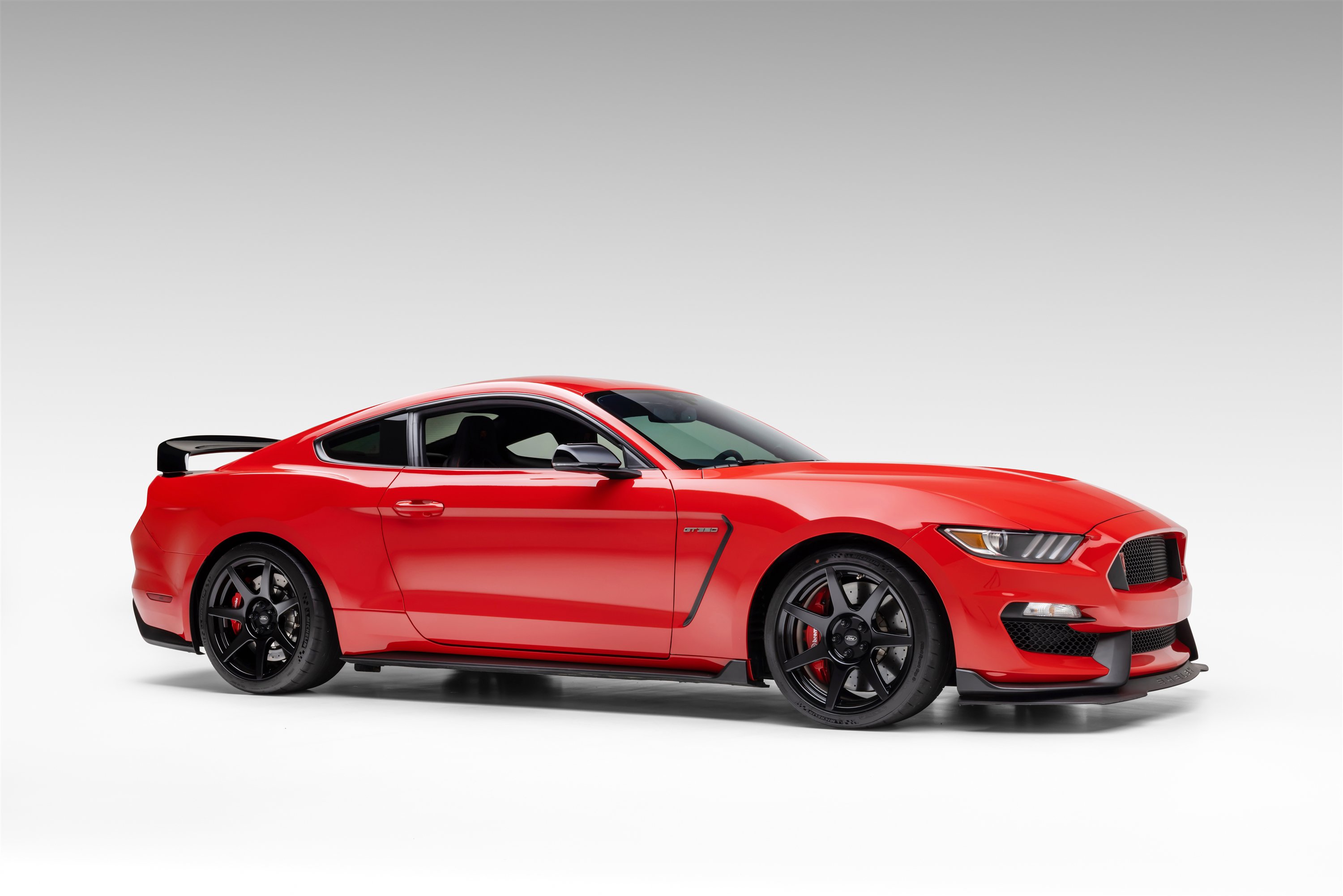 Used 2016 Ford Mustang Shelby GT350R w/ GT350R Equipment Group 920A image 16
