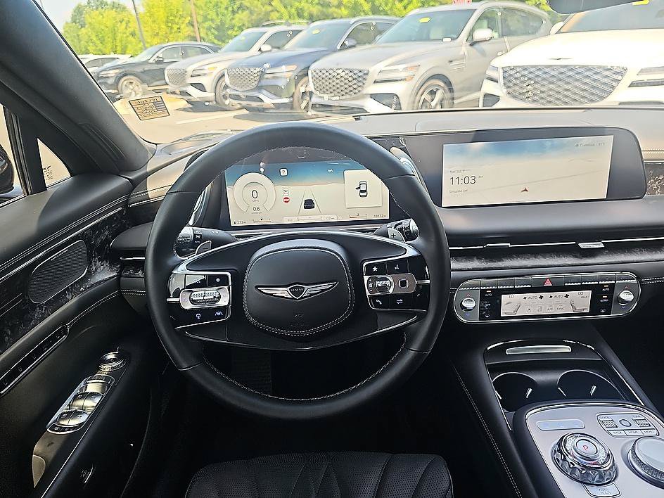 Used 2025 Genesis G90 3.5T AWD/4WD image 19