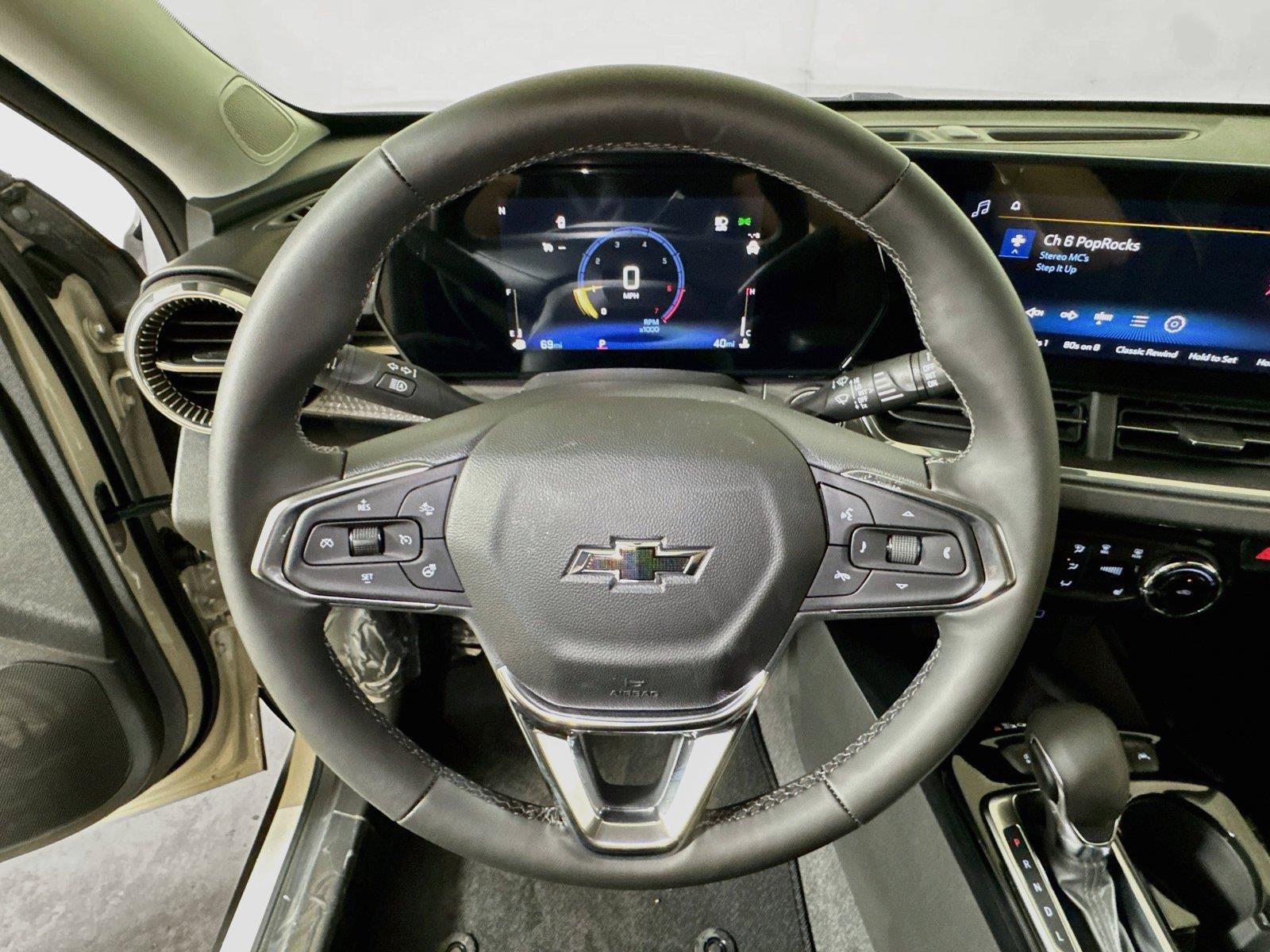 New 2026 Chevrolet Trax ACTIV w/ Sunroof Package FWD image 6