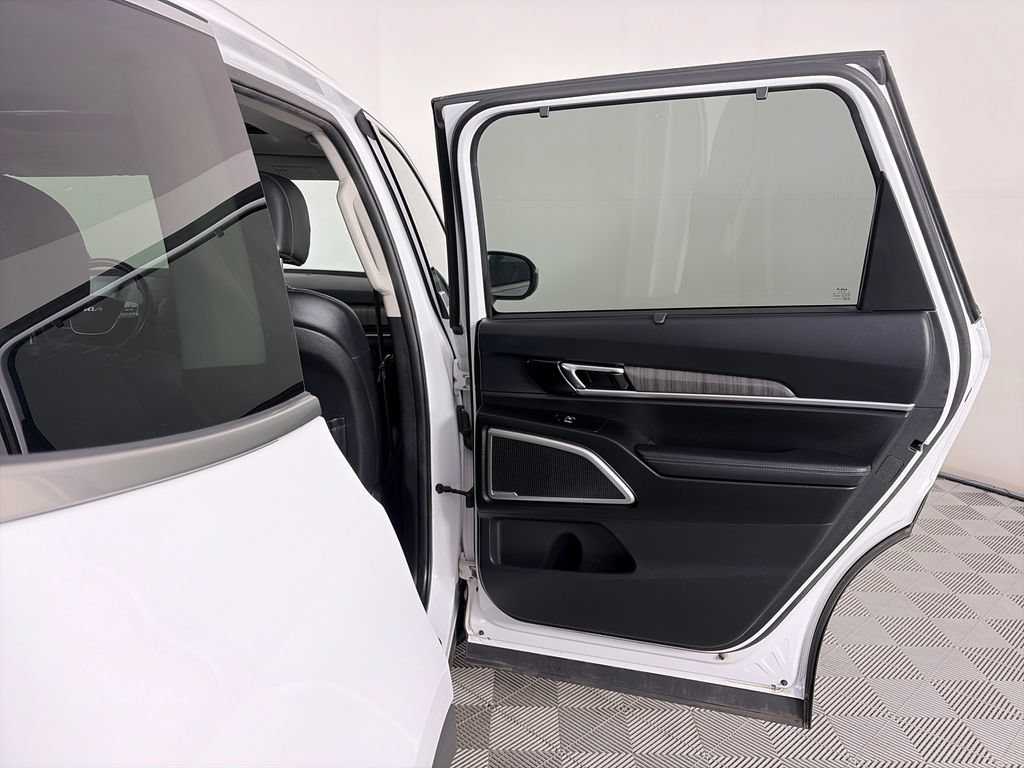 Used 2023 Kia Telluride EX w/ EX Captain's Chair Package AWD/4WD image 28