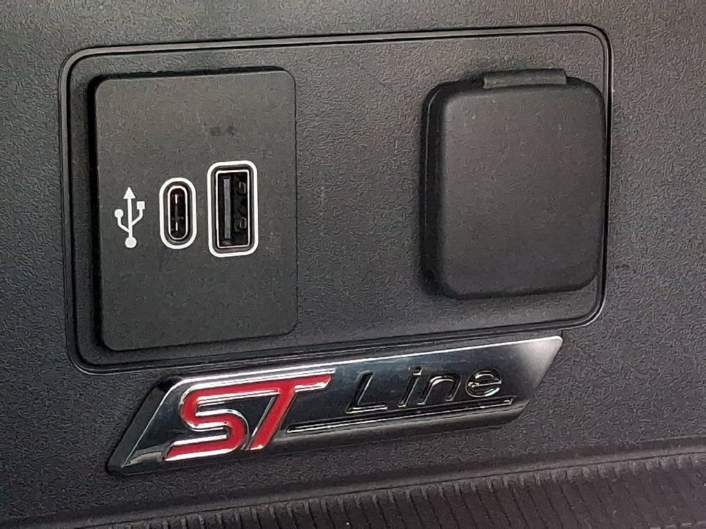Used 2026 Ford Explorer ST-Line w/ ST-Line Street Pack AWD/4WD image 24