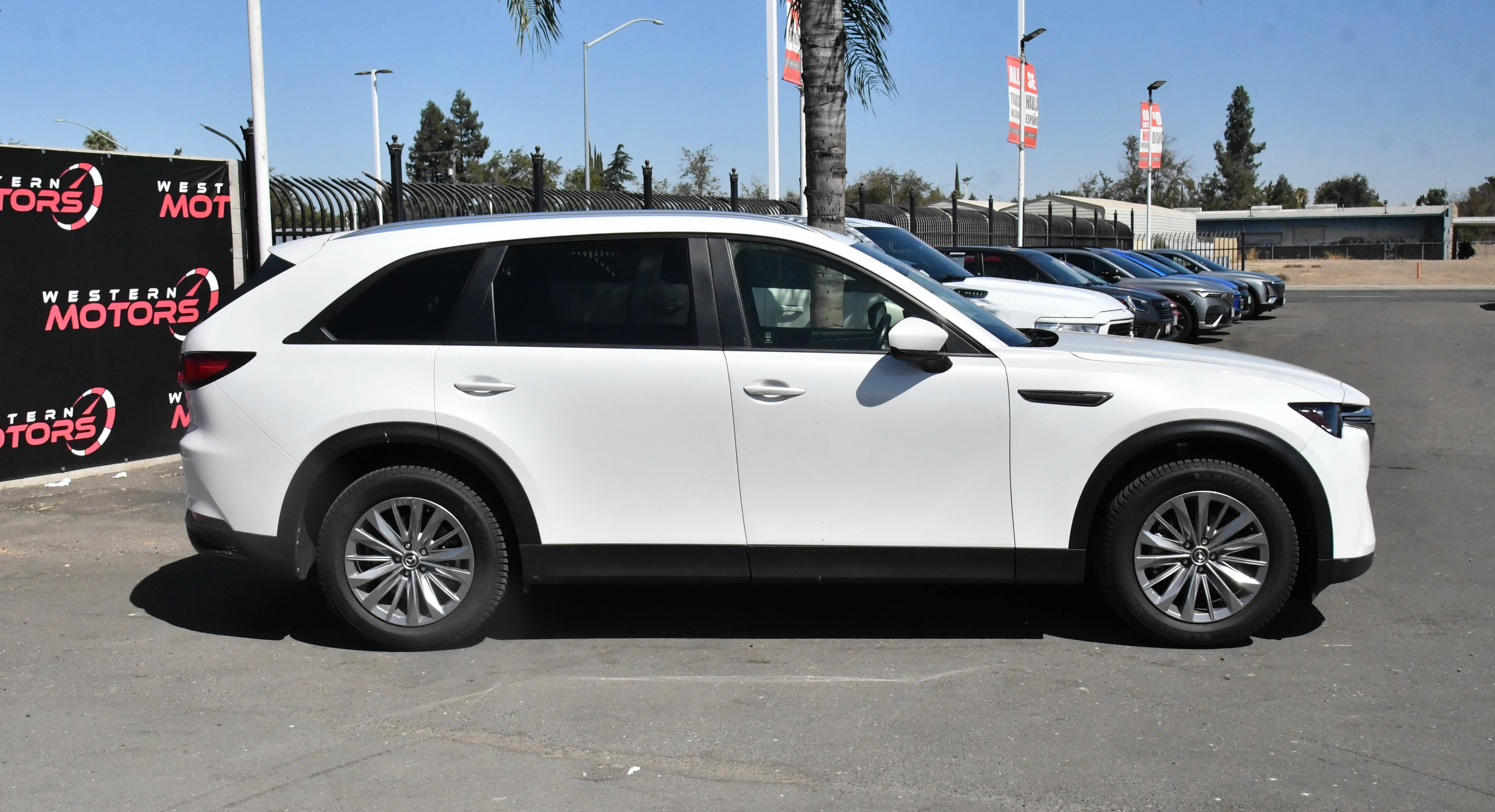 Used 2024 MAZDA CX-90 3.3 Turbo w/ Select Package AWD/4WD image 9