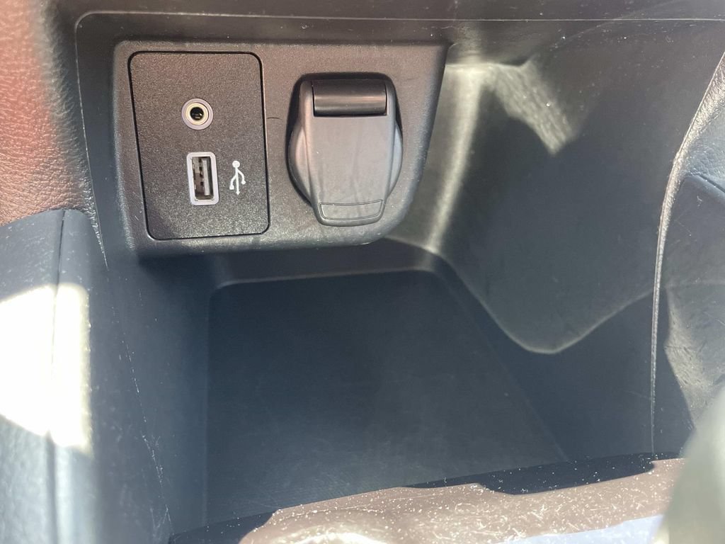 Used 2022 Nissan Versa SV FWD image 18