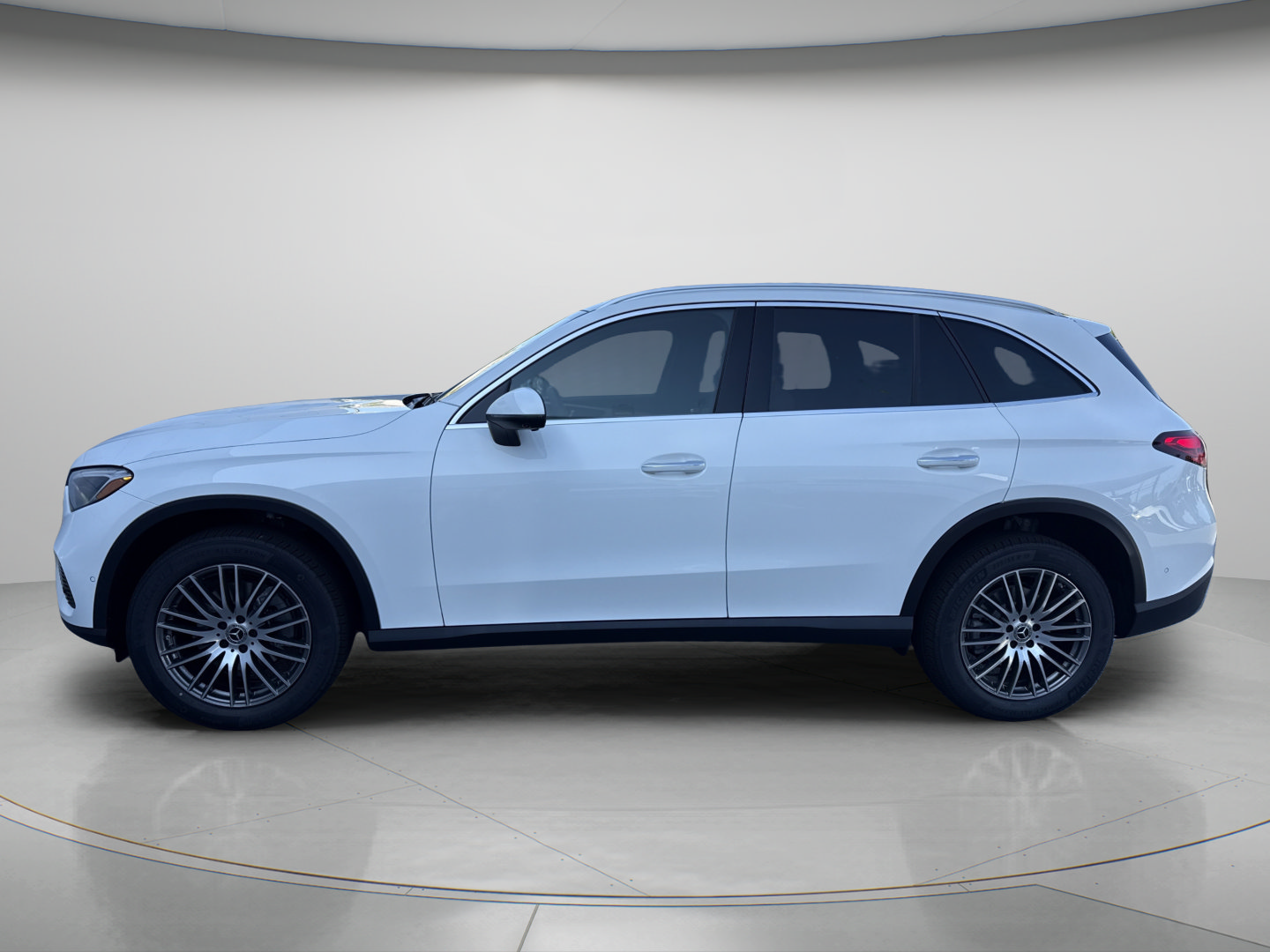New 2027 Mercedes-Benz GLC 300 image 3