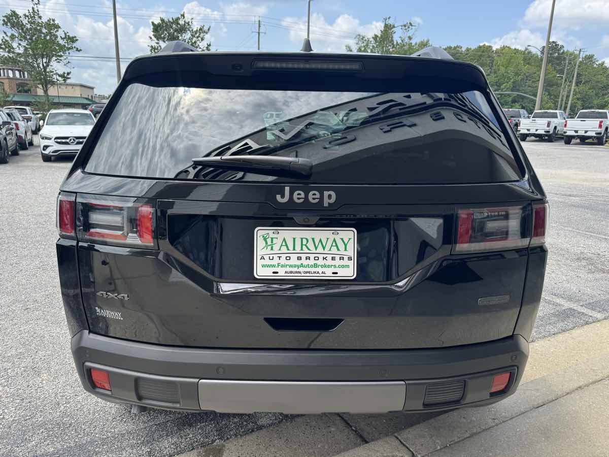 Used 2026 Jeep Cherokee Overland w/ Trailer Tow Group AWD/4WD image 36