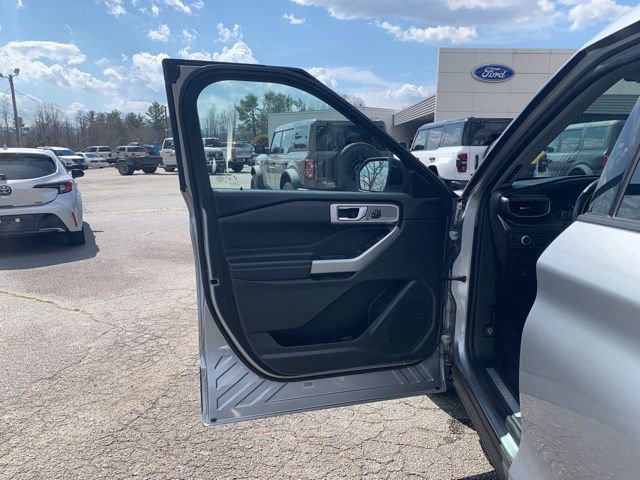 Used 2021 Ford Explorer Limited w/ Equipment Group 301A image 23