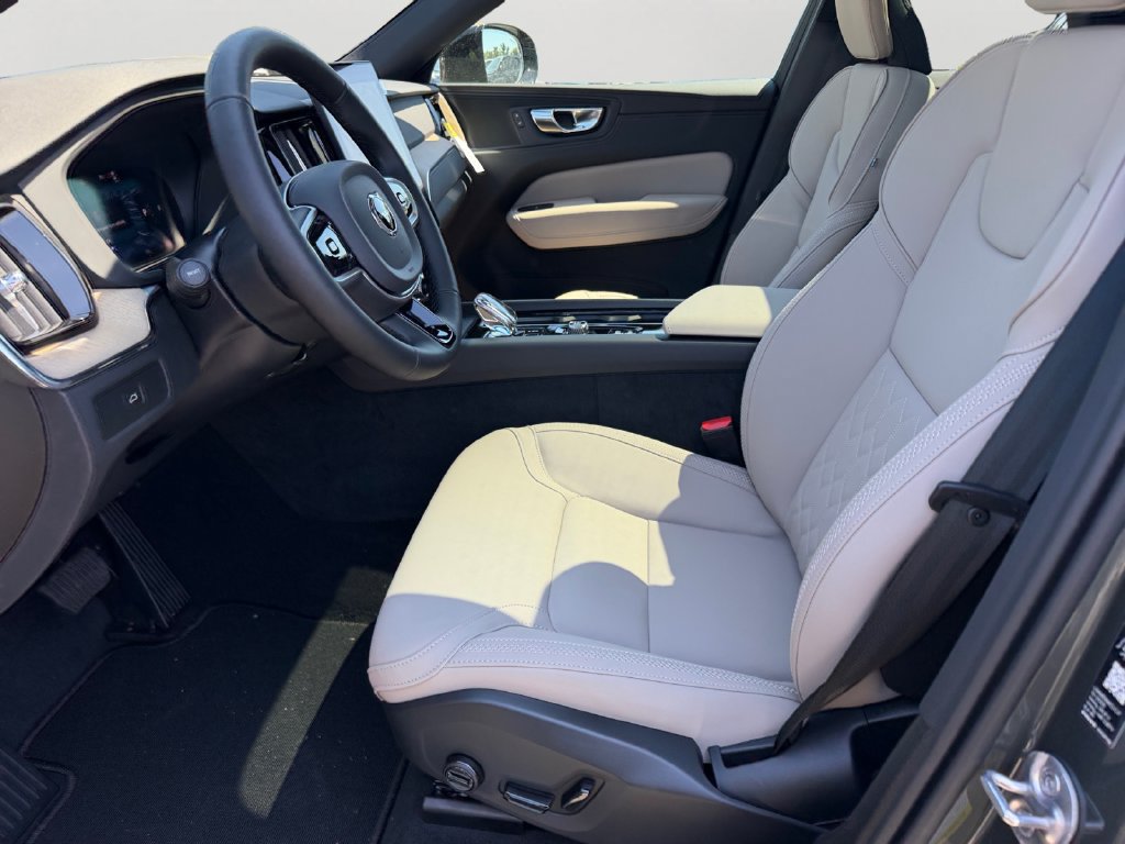 Certified 2026 Volvo XC60 B5 Core AWD/4WD image 14