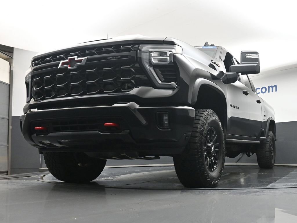 Used 2024 Chevrolet Silverado 2500 ZR2 w/ Technology Package AWD/4WD image 6