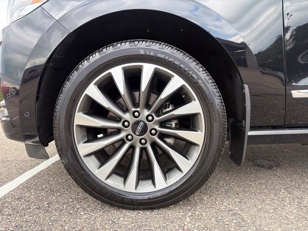Used 2021 Lincoln Navigator Reserve AWD/4WD image 8
