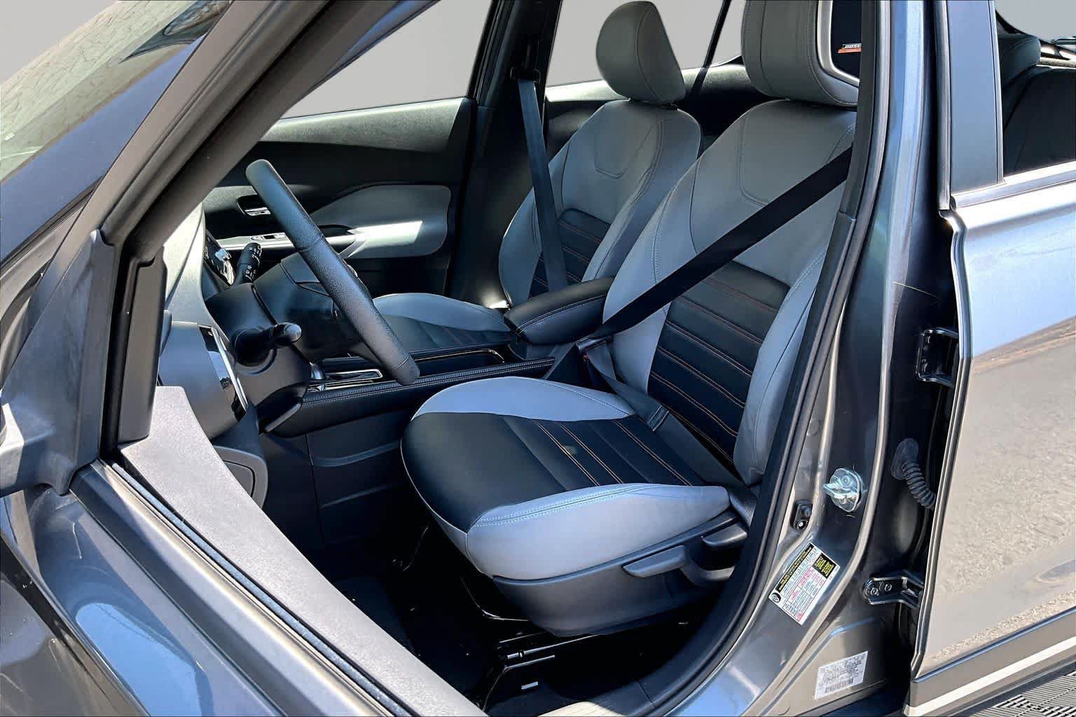 Used 2023 Nissan Kicks SR w/ SR Premium Package FWD image 8