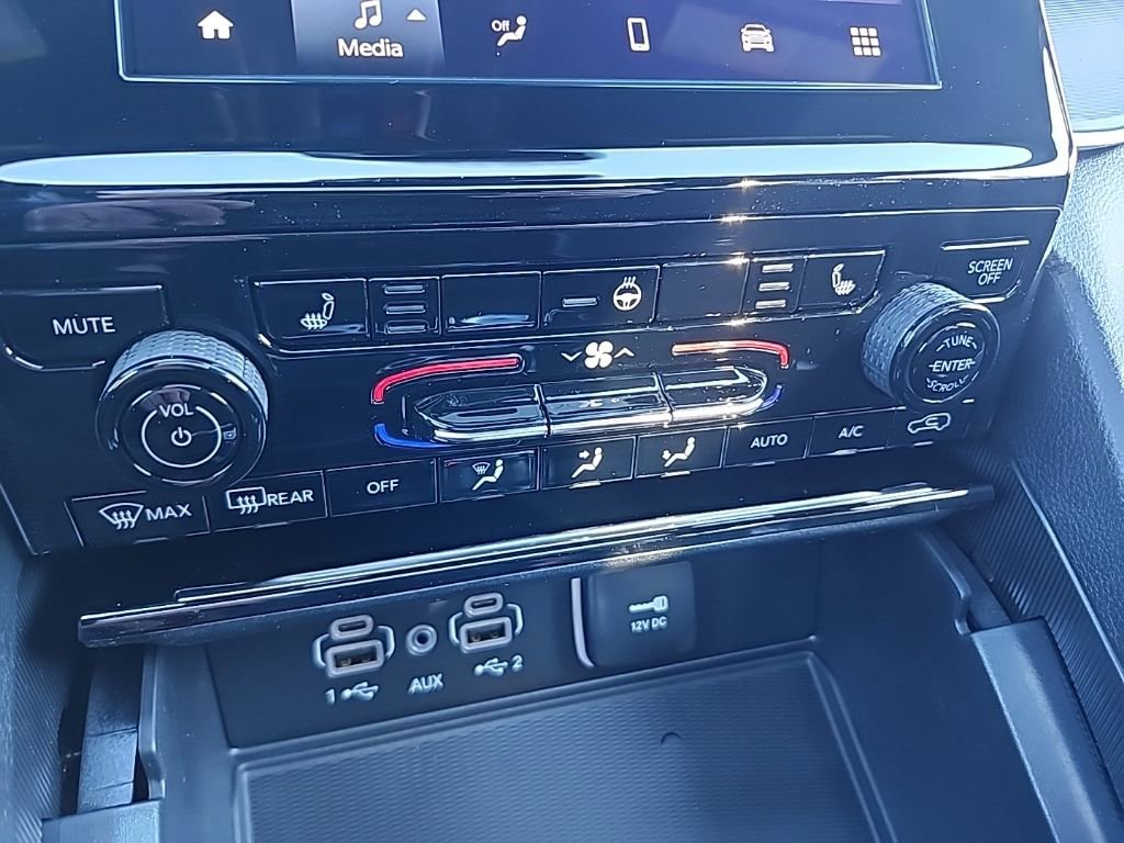 New 2025 Jeep Grand Cherokee Laredo X w/ Luxury Tech Group I image 33