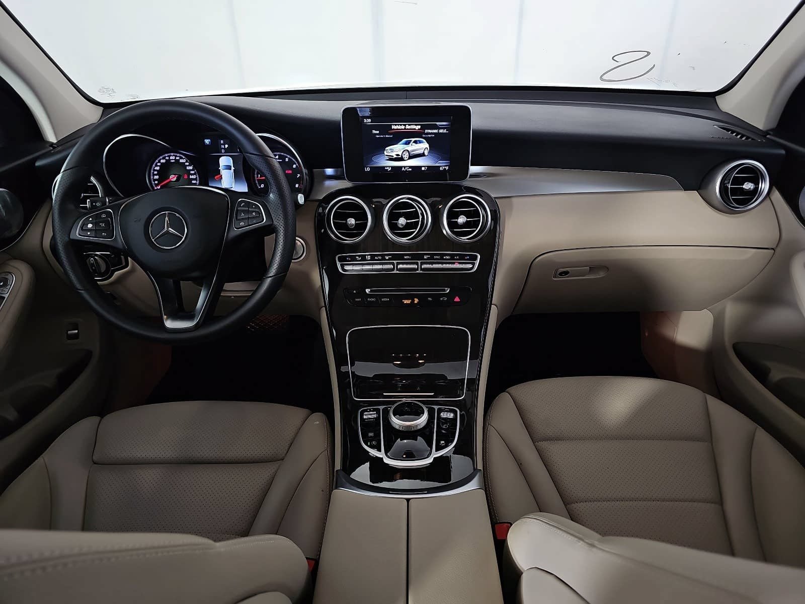 Used 2019 Mercedes-Benz GLC 300 w/ Premium Package image 11