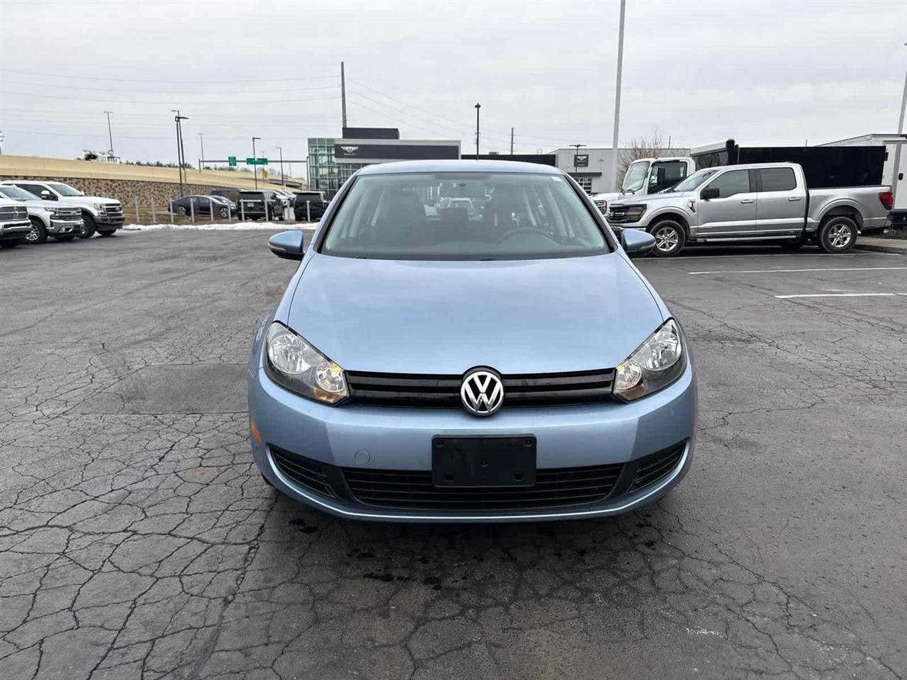 Used 2011 Volkswagen Golf 4-Door image 3