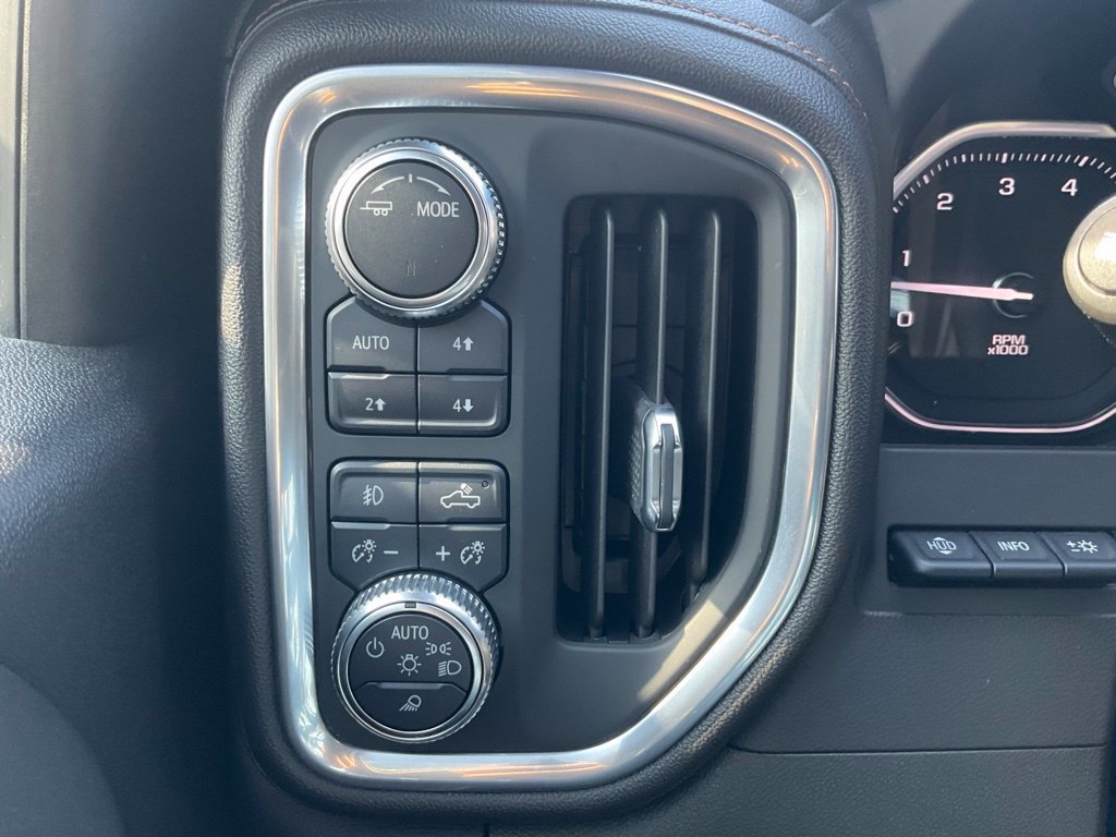 Used 2021 GMC Sierra 2500 AT4 w/ AT4 Premium Plus Package AWD/4WD image 7