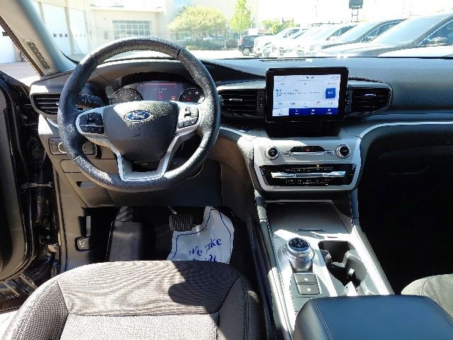 Used 2022 Ford Explorer XLT AWD/4WD image 25