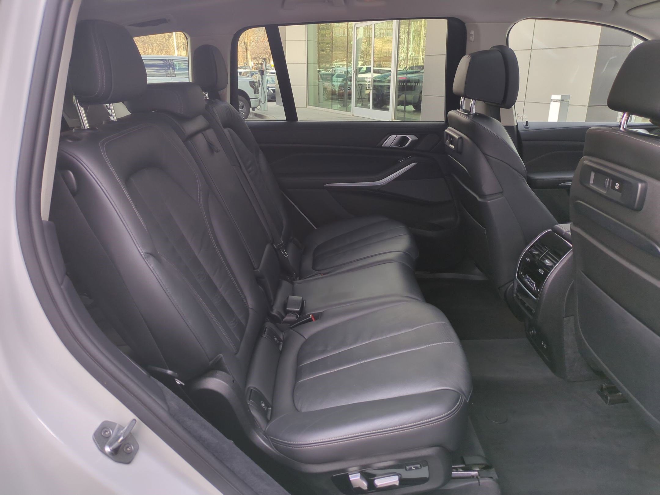 Used 2020 BMW X7 xDrive40i w/ Premium Package image 29