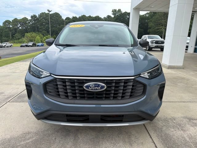 Used 2024 Ford Escape Active w/ Cold Weather Package FWD image 2