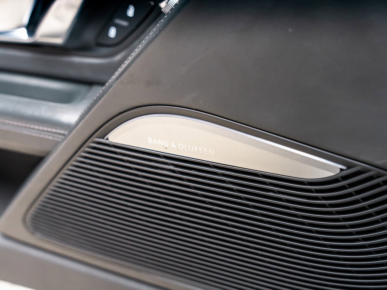 Used 2018 Audi R8 V10 w/ Premium Package image 67