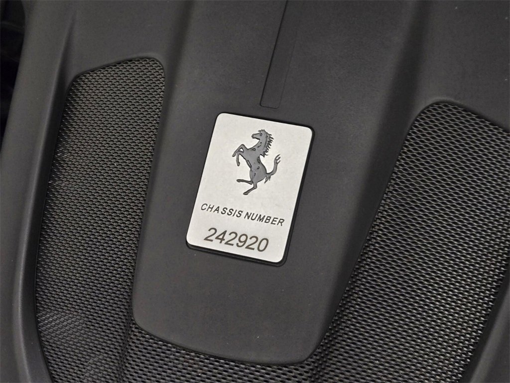 Used 2019 Ferrari Portofino image 29