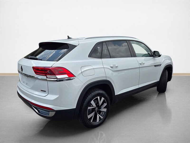 Used 2021 Volkswagen Atlas Cross Sport SE AWD/4WD image 4