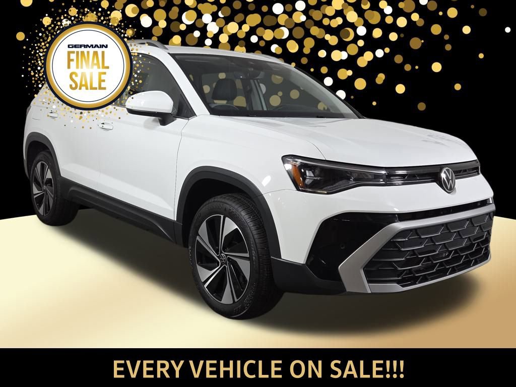 Certified 2025 Volkswagen Taos SE image 4