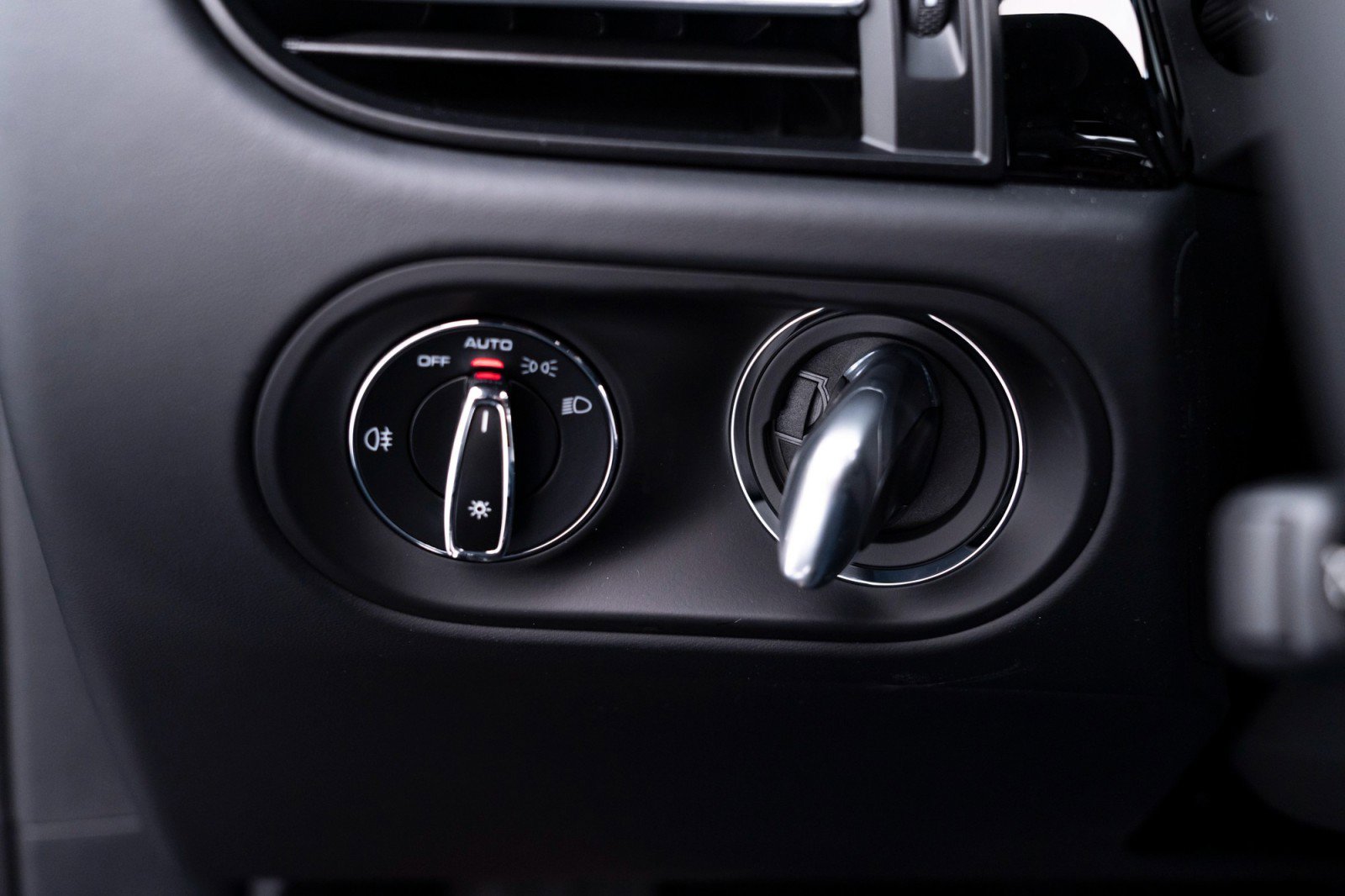 New 2025 Porsche Macan S image 27