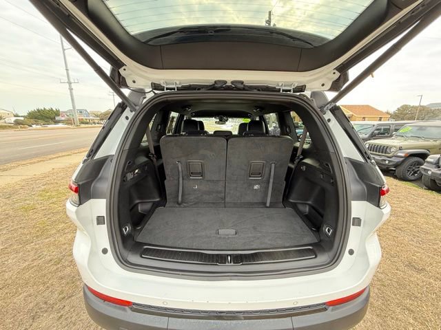 Used 2024 Jeep Grand Cherokee L Laredo image 15