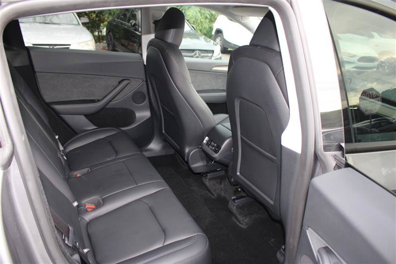 Used 2025 Tesla Model Y Long Range AWD/4WD image 12