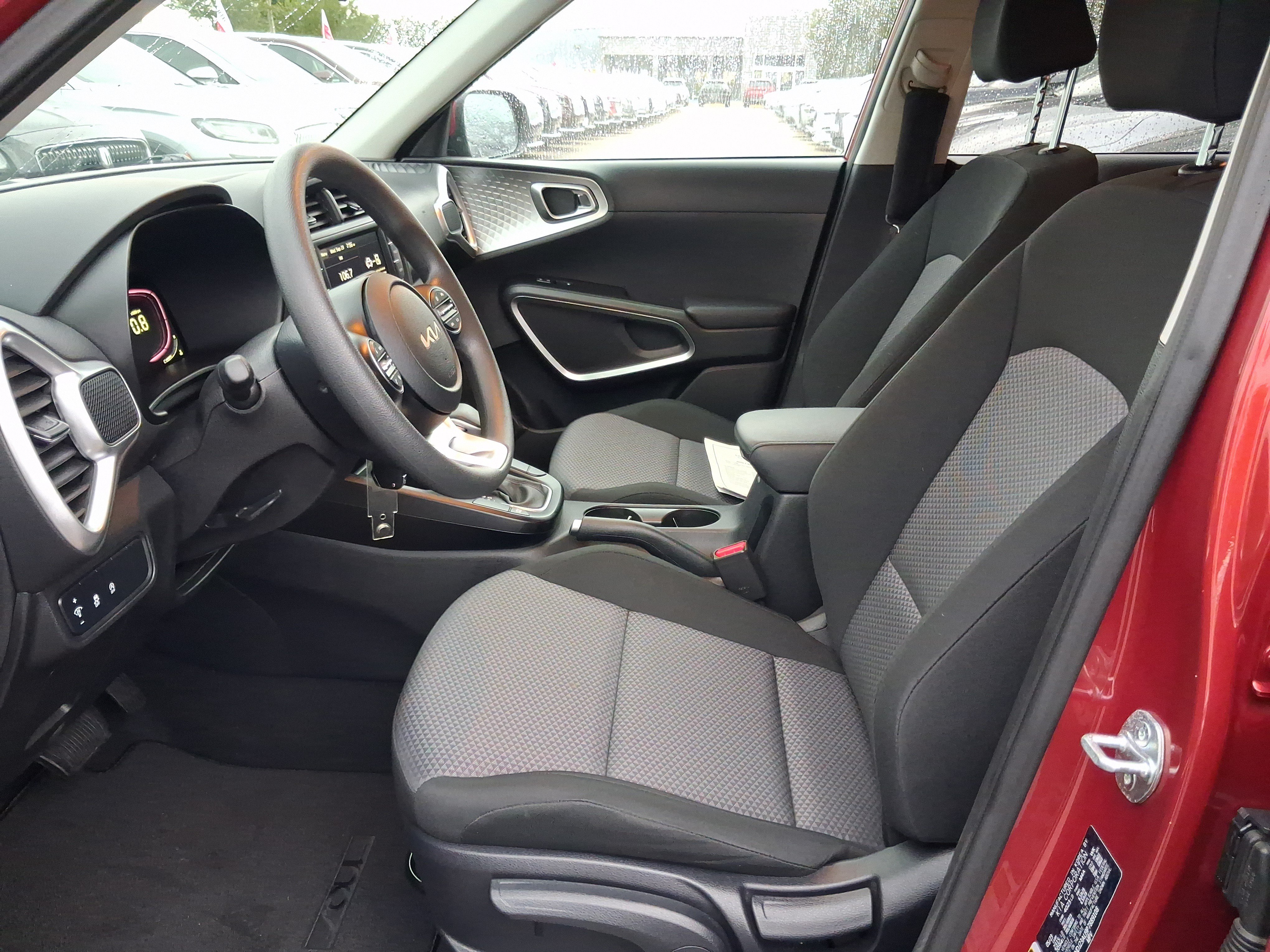 Used 2023 Kia Soul LX FWD image 12