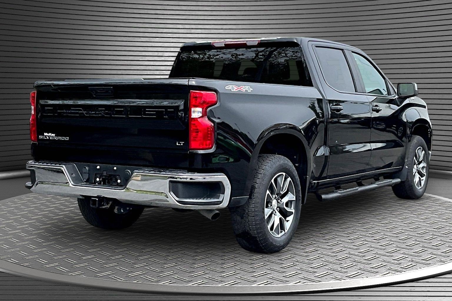 Used 2023 Chevrolet Silverado 1500 LT AWD/4WD image 6