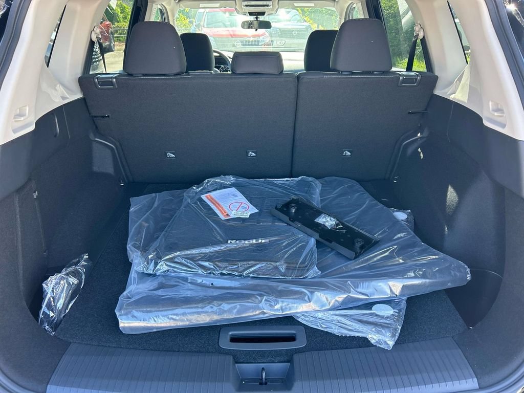 New 2026 Nissan Rogue SV FWD image 12