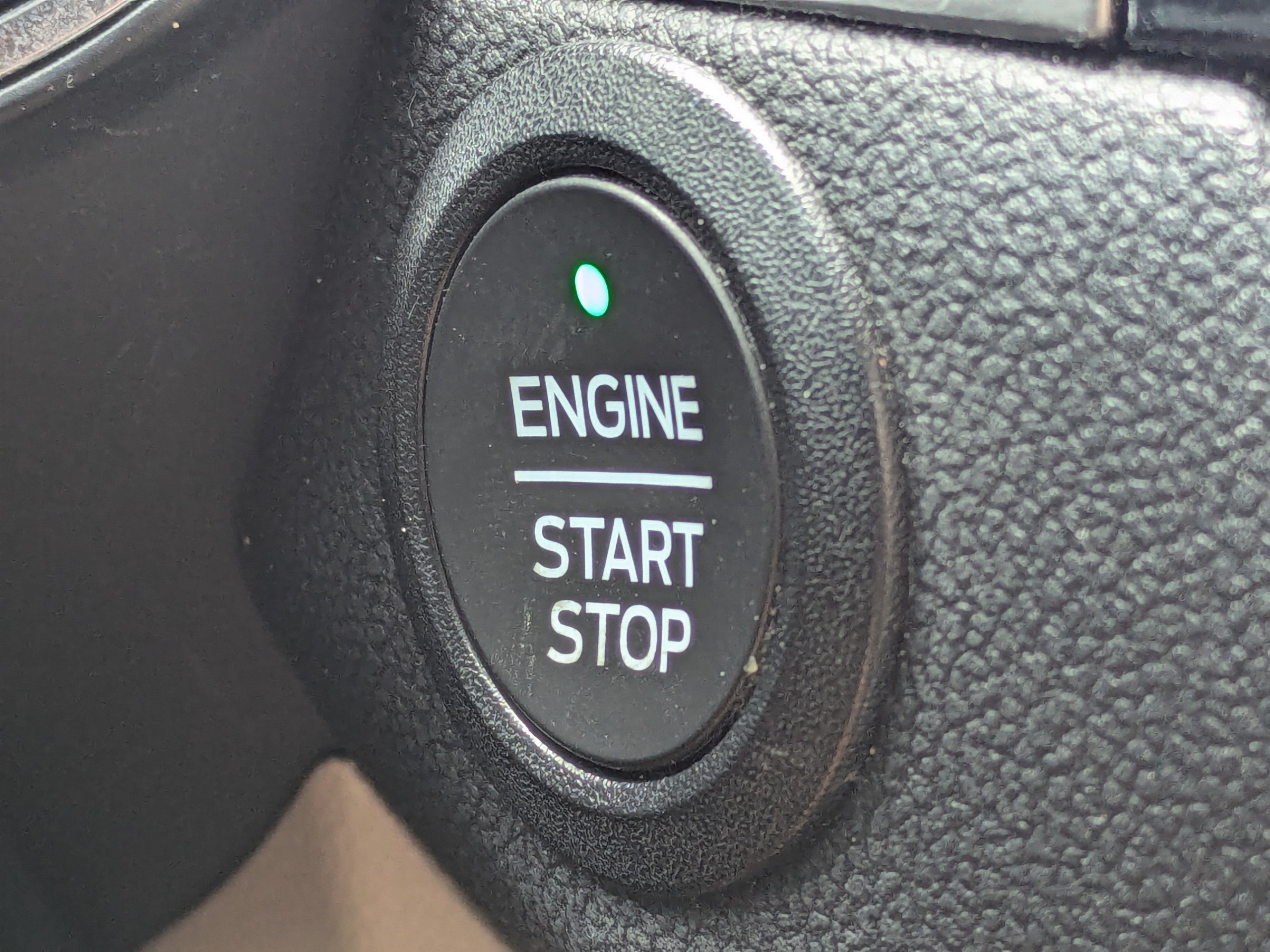Used 2021 Ford Escape Titanium FWD image 31
