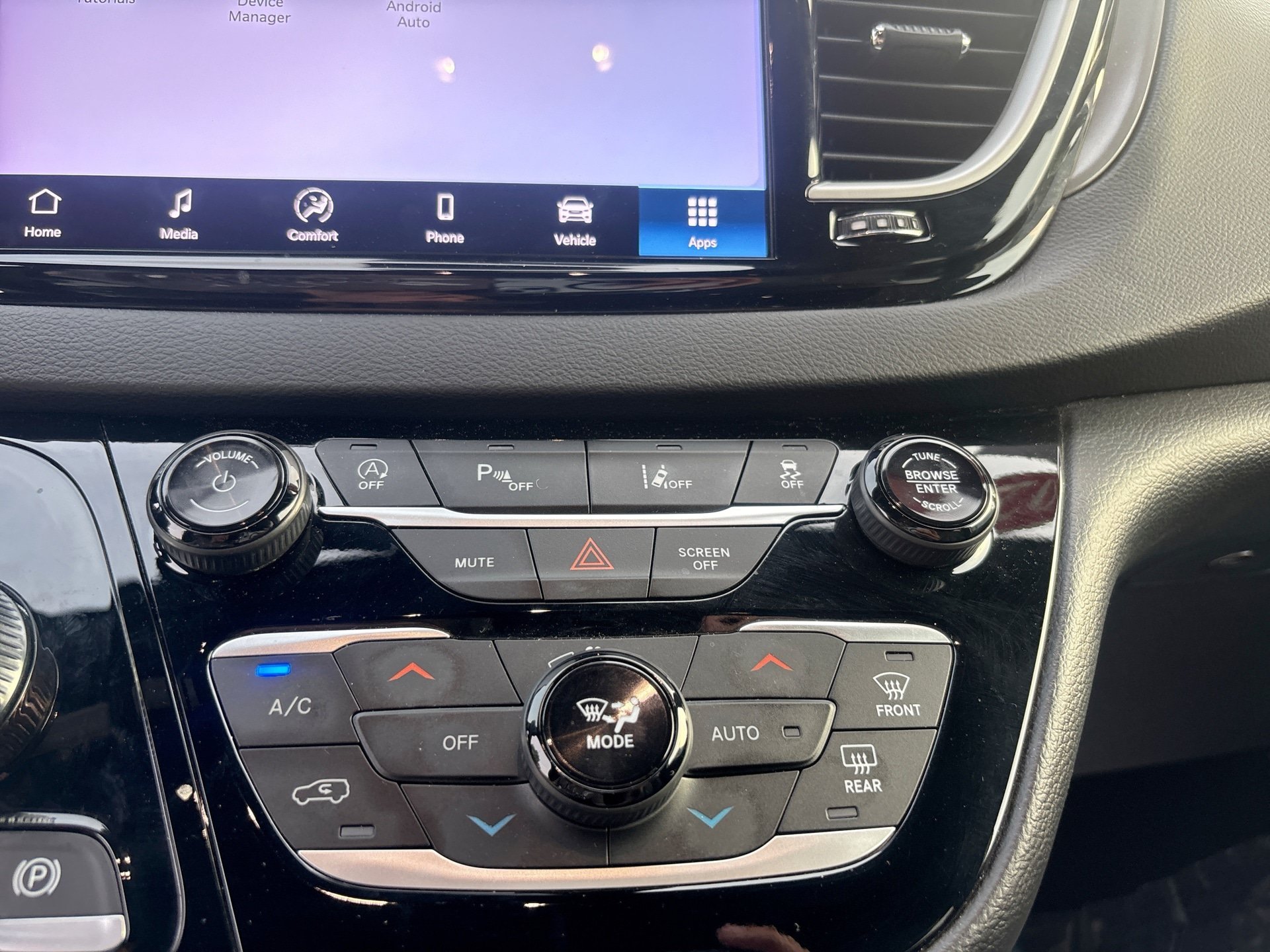 Used 2025 Chrysler Pacifica Select FWD image 16