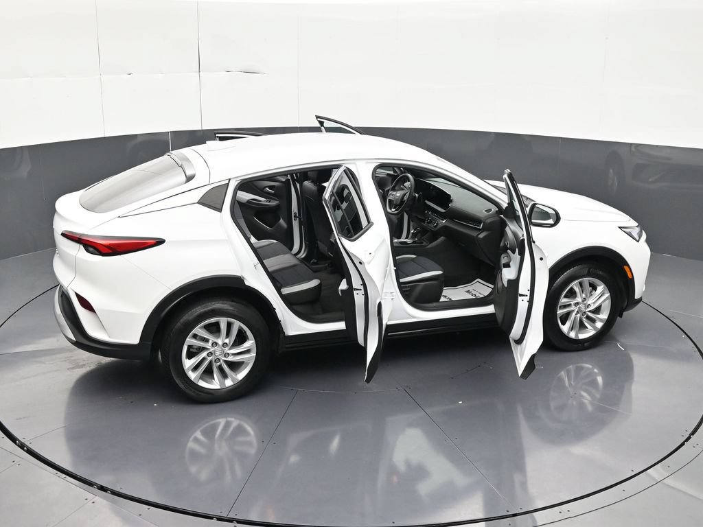 Used 2024 Buick Envista Preferred w/ Advanced Safety Package FWD image 36