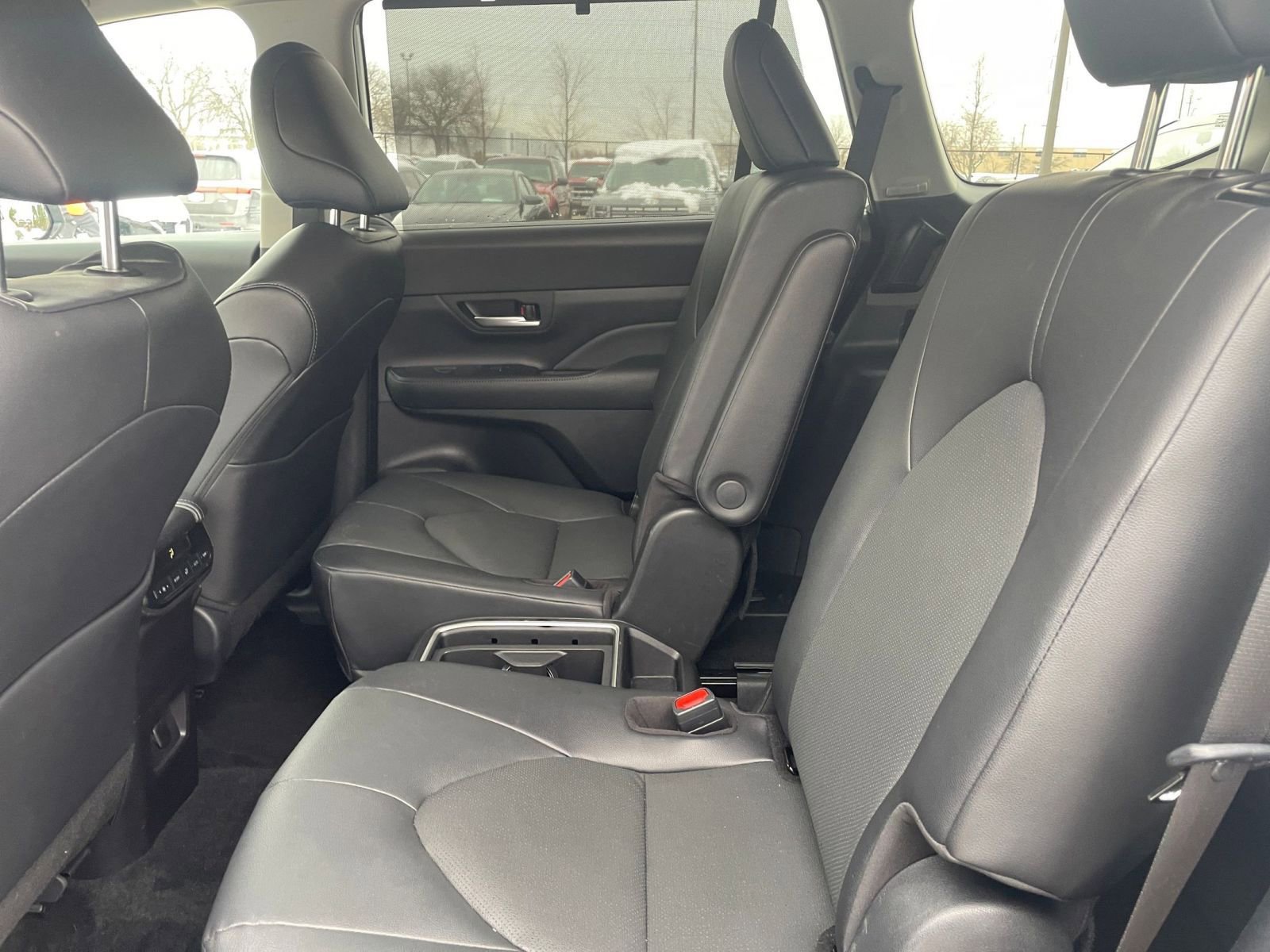 Used 2025 Toyota Grand Highlander FWD image 25