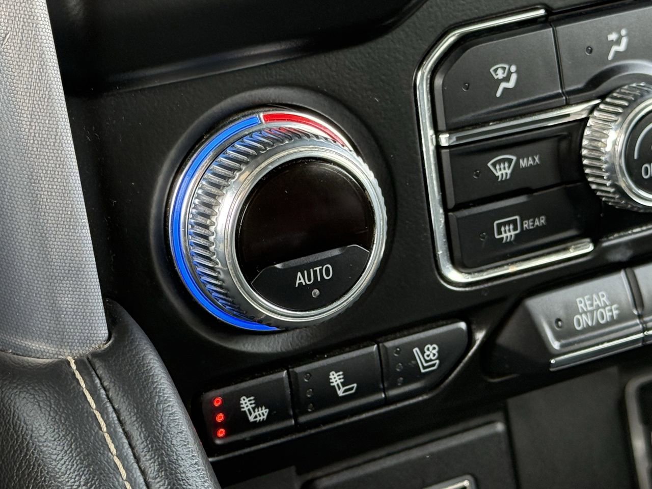 Used 2022 GMC Yukon XL SLT image 21