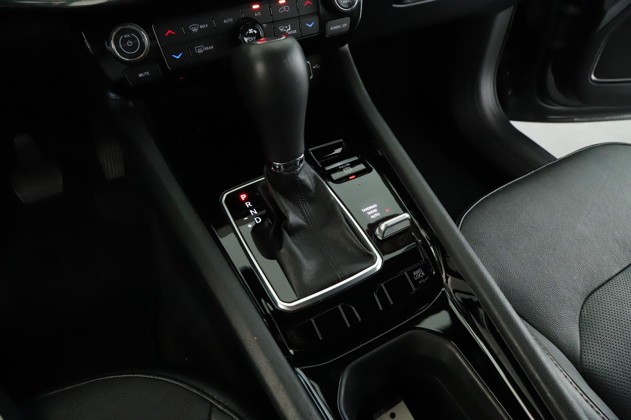 Used 2023 Jeep Compass Limited AWD/4WD image 16